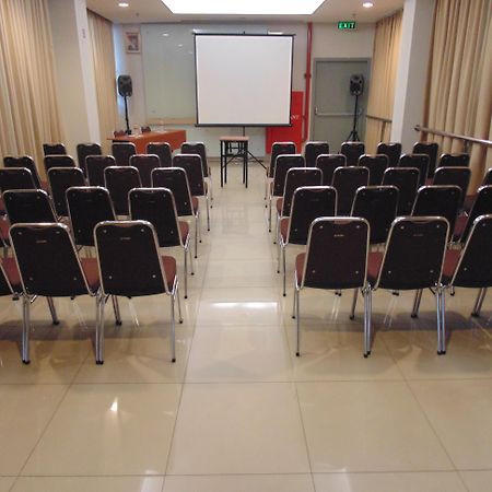 Amaris Hotel Bekasi Barat Kültér fotó