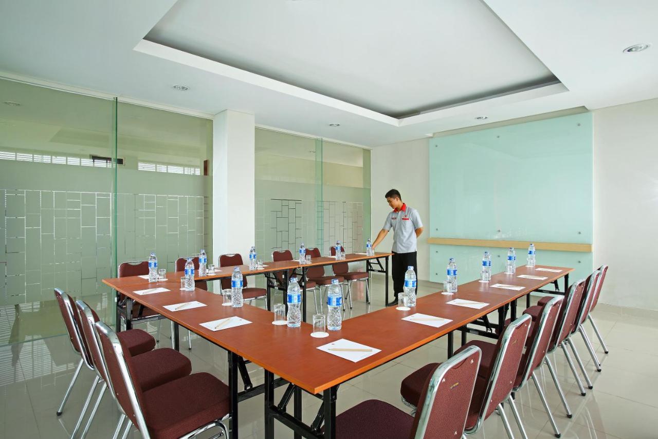 Amaris Hotel Bekasi Barat Kültér fotó