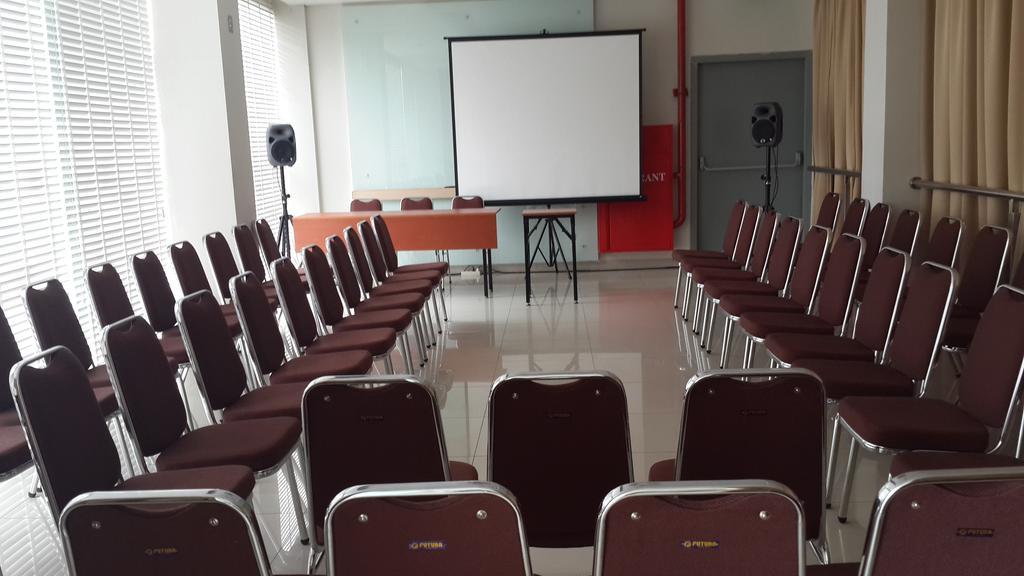 Amaris Hotel Bekasi Barat Kültér fotó