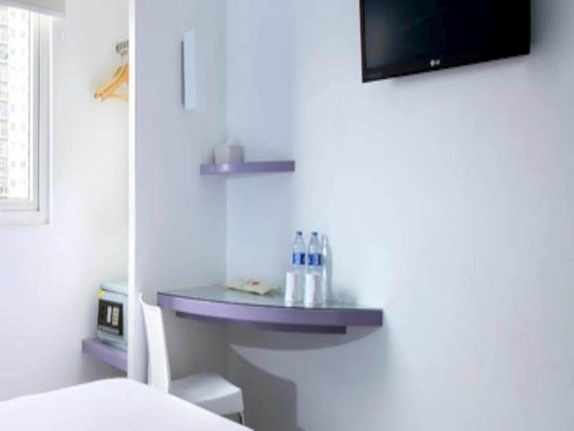 Amaris Hotel Bekasi Barat Kültér fotó