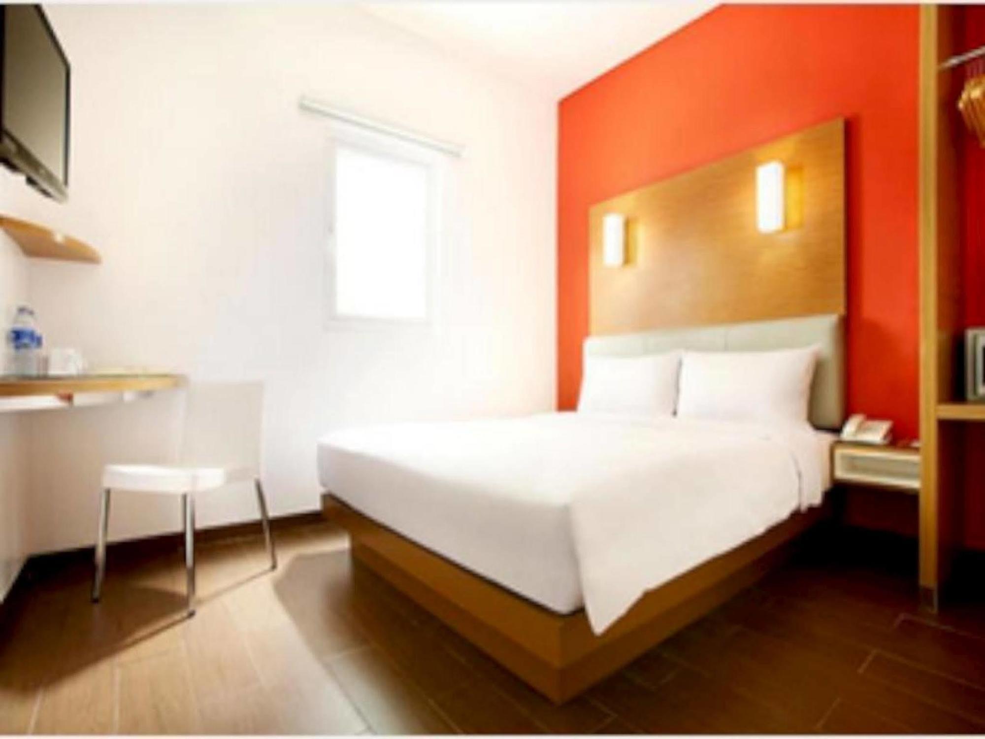 Amaris Hotel Bekasi Barat Kültér fotó