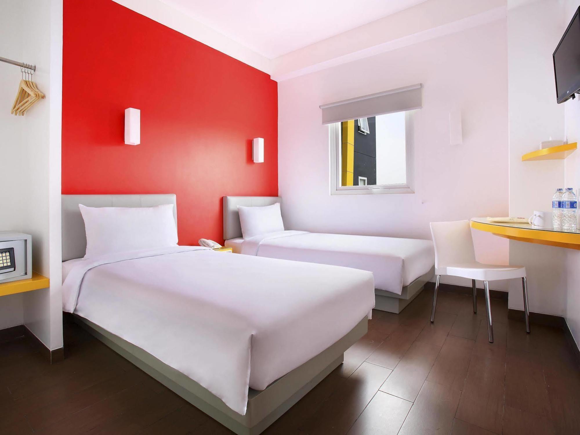 Amaris Hotel Bekasi Barat Kültér fotó